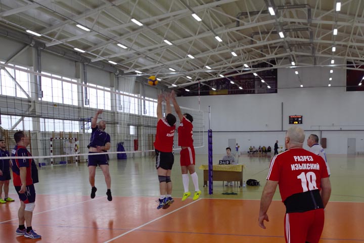 Волейболисты разреза «Черногорский» победили в региональном турнире СУЭК